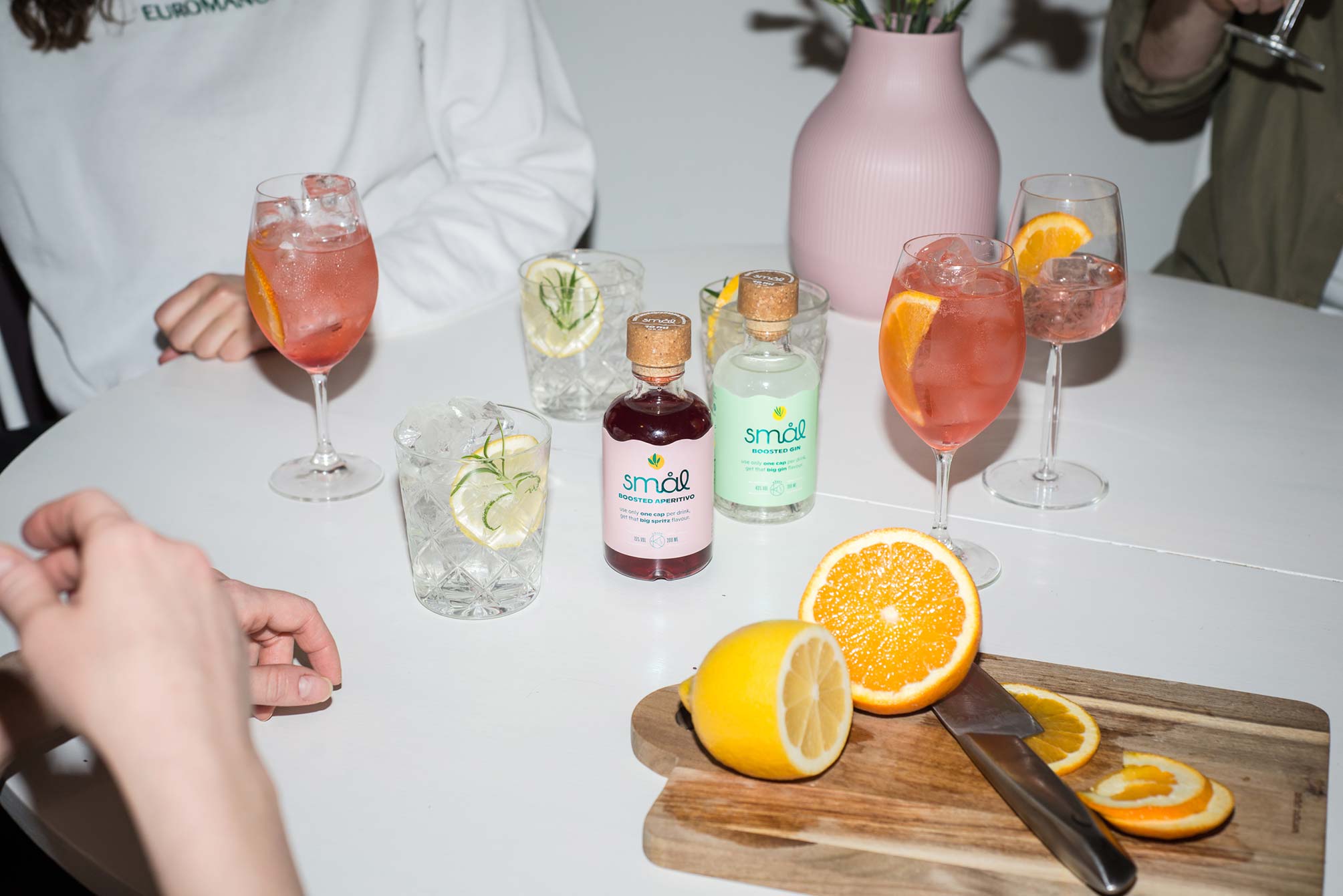 A unique T-top bottle closure made of Sulapac material helps Kåska’s customers perfect their low alcohol cocktails