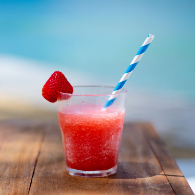 Paper straws are cute and colorful but at a price. Paper is not as extensively regulated for food contact as plastics. To hold their form, paper straws always contain glue and colorful ones dye. These chemicals can dissolve in your drink and may even be harmful to your health.